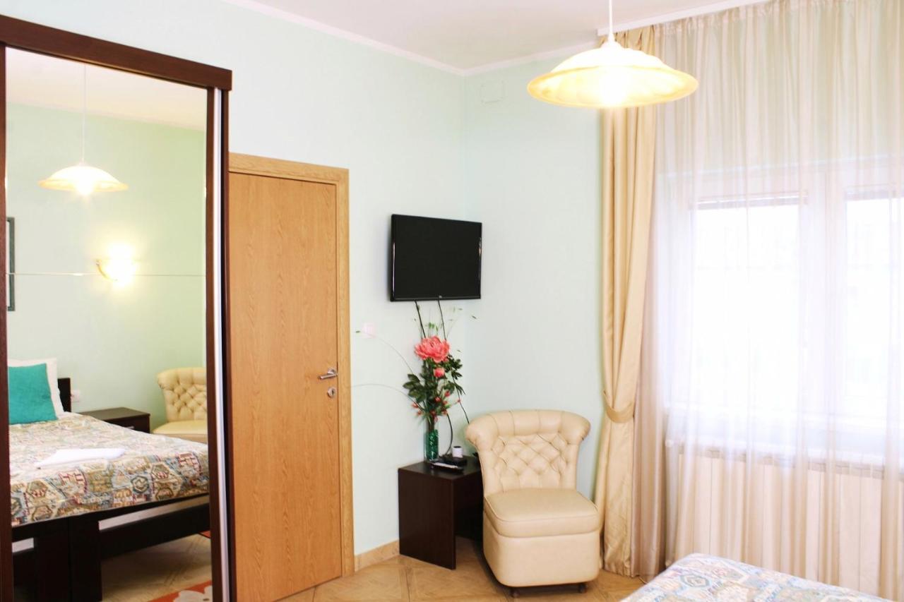 Apartments Paradisos Kragujevac Exterior foto